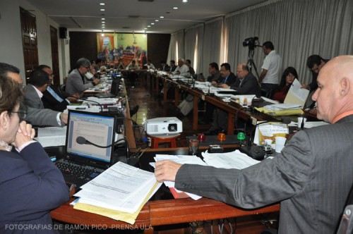 CU Debatio sobre rendicion de cuentas eventuales y violencia