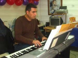 El profesor Gerardo Rondón durante un ensayo (Foto: Archivo Prensa)