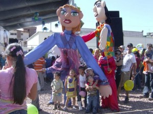 El Grupo de Títeres realiza presentaciones para niños en las Ferias de San Sebastián