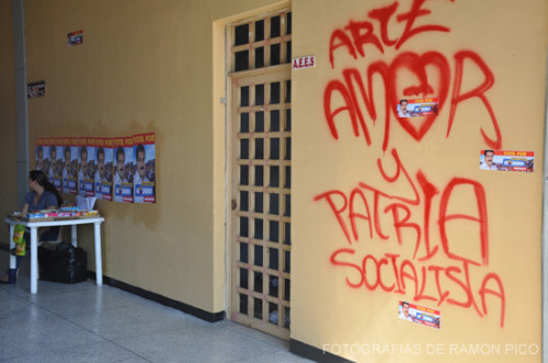 Faces nuevamente es agredida por personas ajenas a la facultad (Foto Ramón Pico)