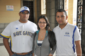 Francisco Rattia, Silvana Lacruz y Johan Barrera, tesistas de la Escuela de Ingeniería Geológica. (Fotografía: Lander Altuve) 