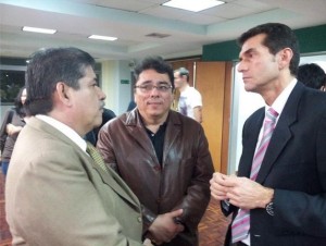 De izquierda a derecha los doctores Omar Pérez Díaz, Pascual Mora y Santucci (Foto: Prensa Policlínica Táchira)