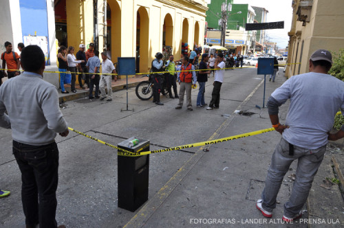 EXPLOSIVO FRENTE AL RECTORADO (4)