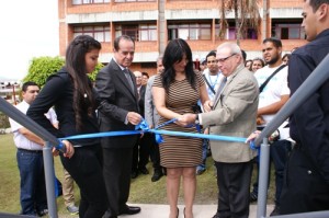 Momentos de la inauguración de la obra donde funcionarán los centros de estudiantes de la Facultad de Ciencias Jurídicas y Políticas. (Foto: Carlos Castro) 