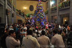 La celebración contó con la tradicional gaita zuliana y corales infantiles. (Foto: Ramón Pico)