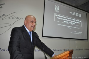 El ahora doctor Jorge Luis Gómez Balza, enfocará su interés en introducir su área de conocimiento en el pensum de estudios de la carrera de Historia del Arte en la Escuela de Letras de la Facultad de Humanidades y Educación  (Fotografía: R. Pico)