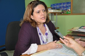 Profesora Teadira Pérez, directora de la Escuela d Idiomas Modernas y coordinadora de la comisión para la formación docente en TIC aplicables al programa pedagógico (Fotografía: L. Altuve)