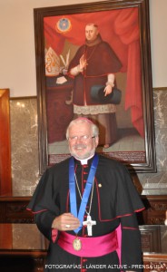 -. Monseñor Aldo Giordano, Nuncio Apostólico del Papa Francisco en Venezuela. Al fondo el Retrato de Fray Juan Ramos de Lora fundador de la ULA. (Foto: Lánder Altuve