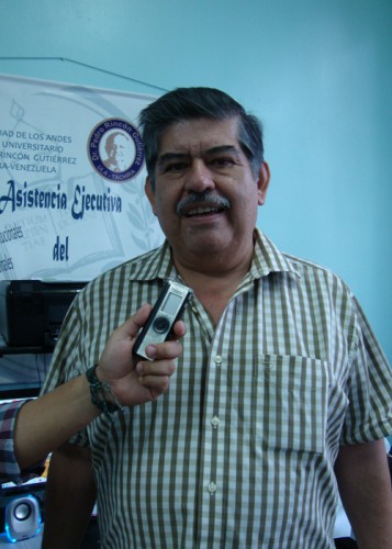 Profesor Omar Pérez Díaz. (Fotografía: María Virginia Vivas Salinas)