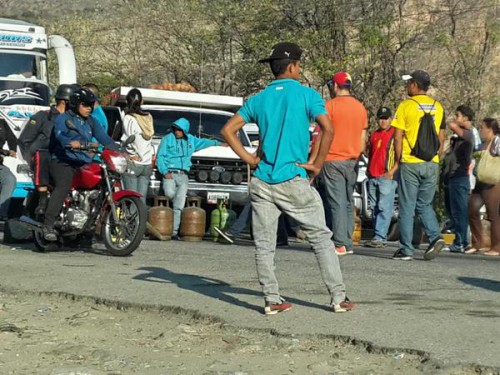 El rector significó que las protestas las ejerce el pueblo y los estudiantes en la calle de manera pacífica para llamar la atención de los gobernantes sobre necesidades extremas (Foto redes sociales)