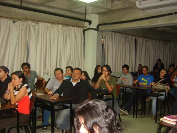 Parte del público presente en el foro (Foto: Marlene Otero)