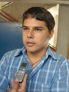 Bachiller Rodolfo Vivas, miembro del Comité organizador de las V Jornadas de Investigación de la Escuela de Historia (Fotografía: L. Altuve) 